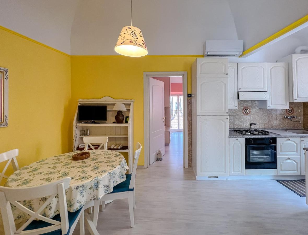 Splendido Appartamento Con Vista Mare Su Piazza Dante Varazze Kültér fotó