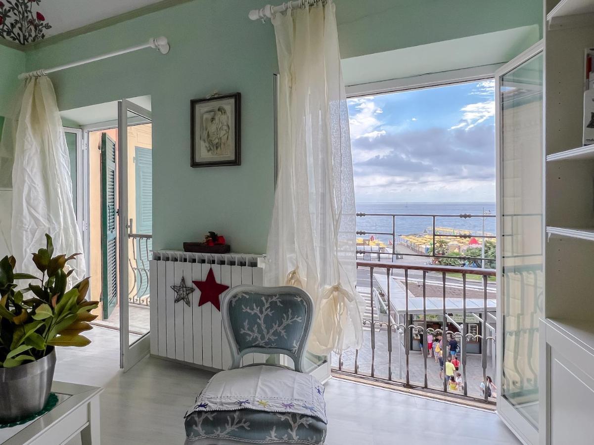 Splendido Appartamento Con Vista Mare Su Piazza Dante Varazze Kültér fotó